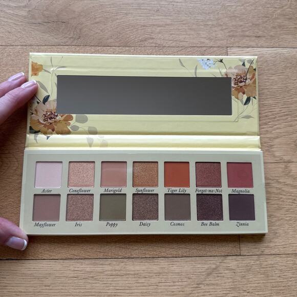 Laura Geller - Seasonless Staples Wildflower Wishes Eyeshadows Palette - Picture 3 of 4